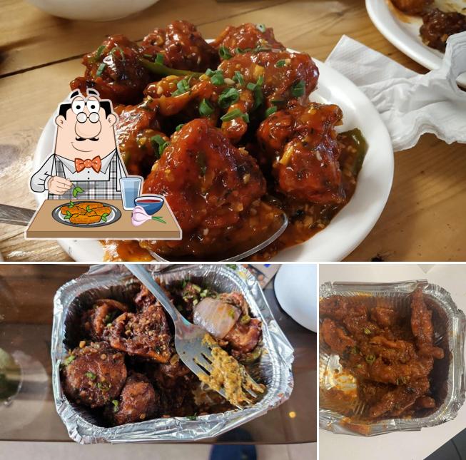 Chicken wings at Dee Sigdii House