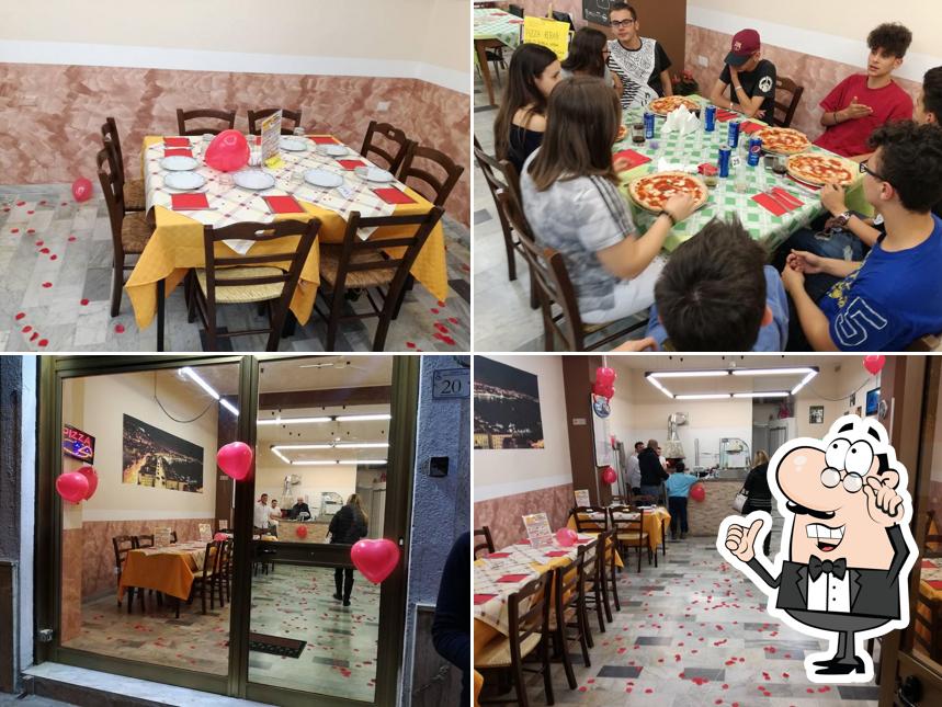 Siediti a un tavolo di PIZZERIA La Bufalina