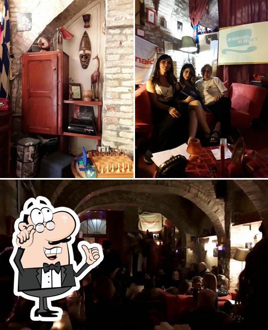 Dai un'occhiata agli interni di Ciao Rino Club