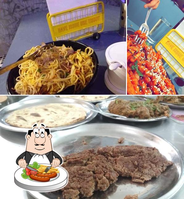 Food at De Mannat Cafe N Lounge