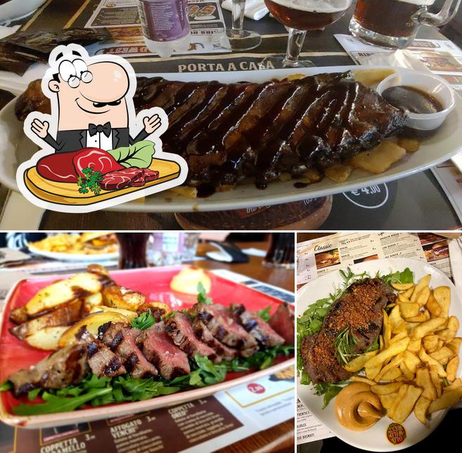 Prenditi i piatti di carne a Old Wild West