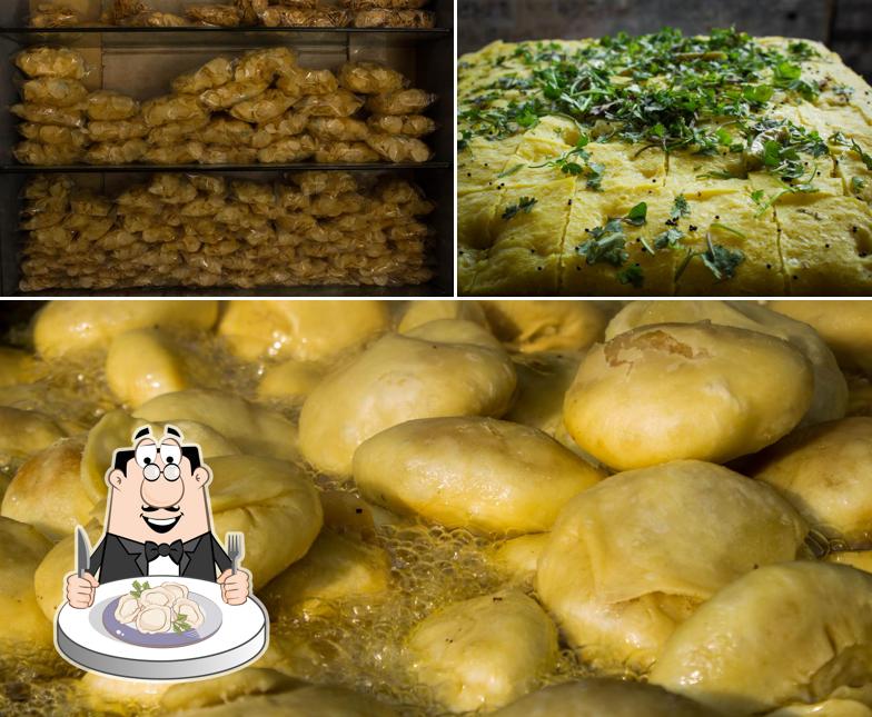 Dumplings at Ratan Sev Bhandar
