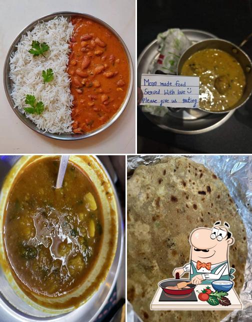 Chicken curry at Maa Ki Rasoi