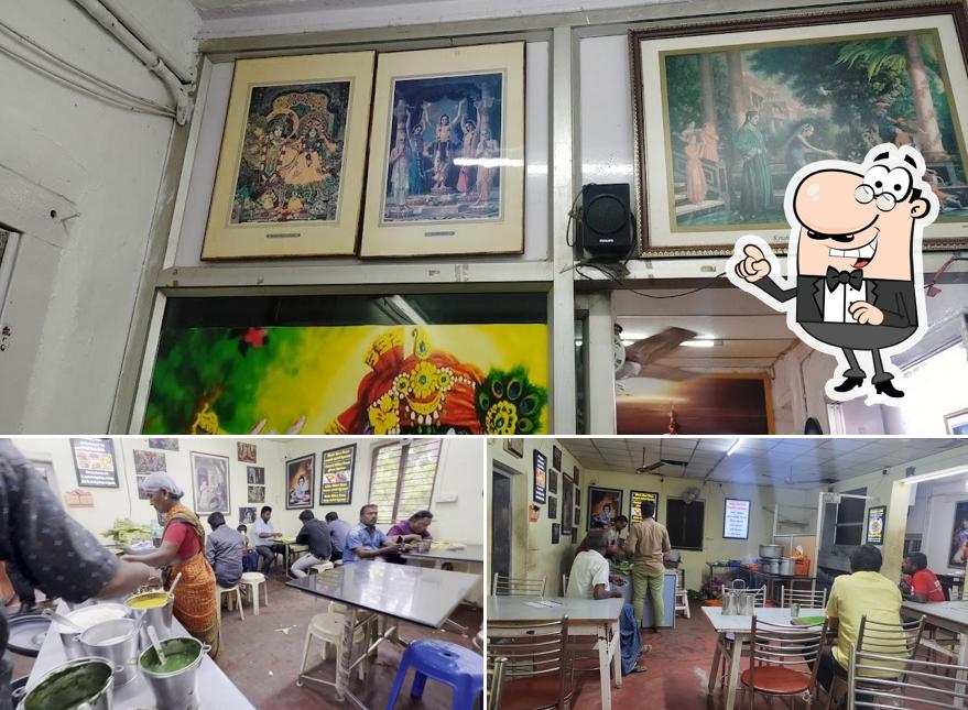 Take a seat at one of the tables at Muthu Mess