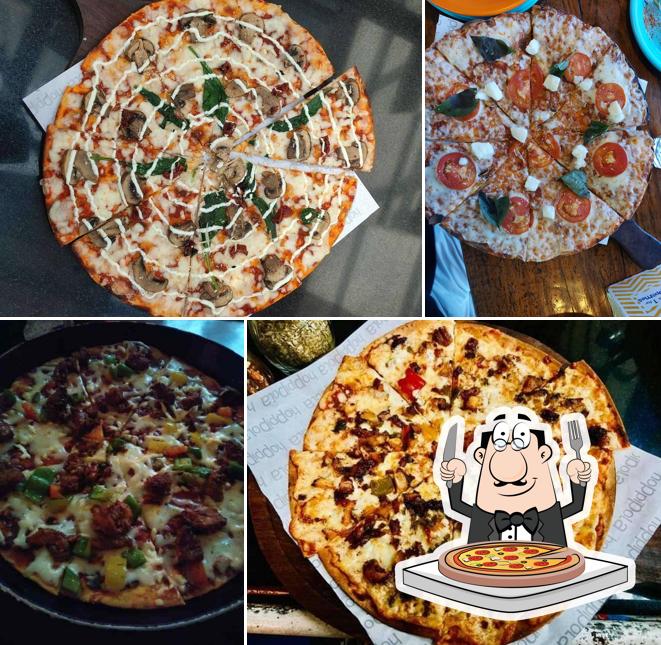 Order pizza at Hoppipola (Acropolis)