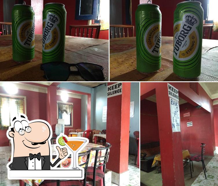 The picture of drink and interior at Booms Bar