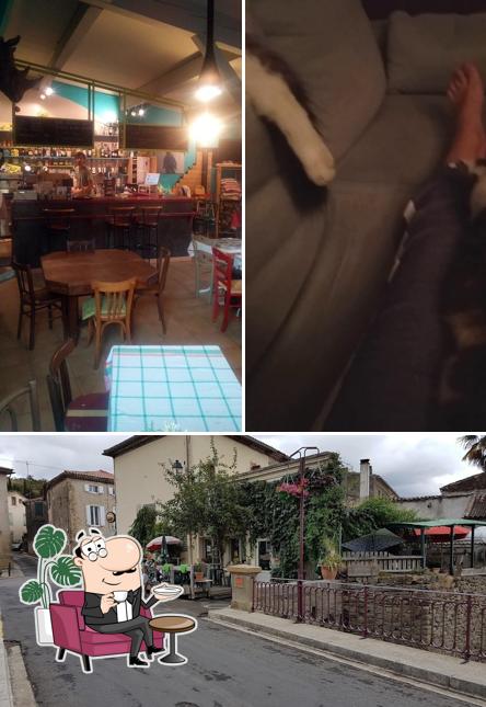 Café De Fa se distingue par sa intérieur et extérieur