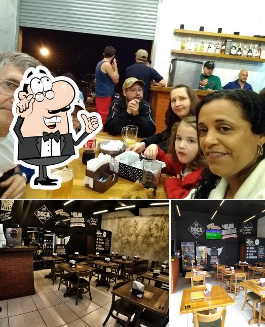 O interior do Doca Burger