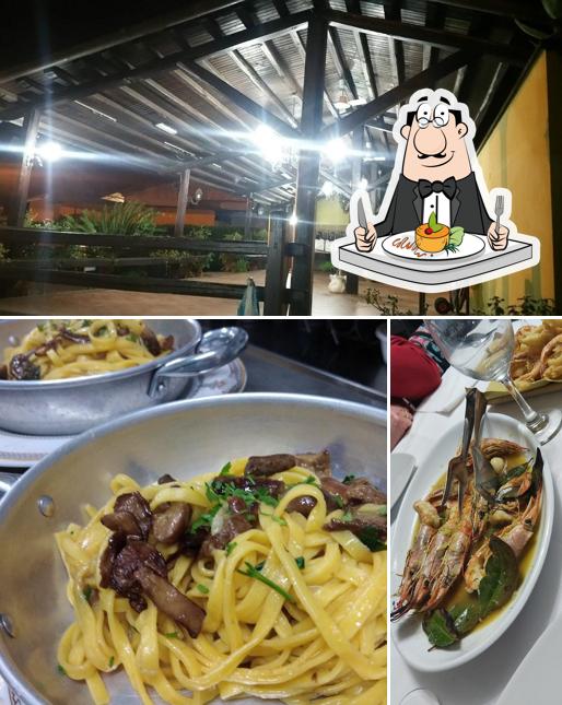 Ristorante Da Francone si caratterizza per la cibo e esterno
