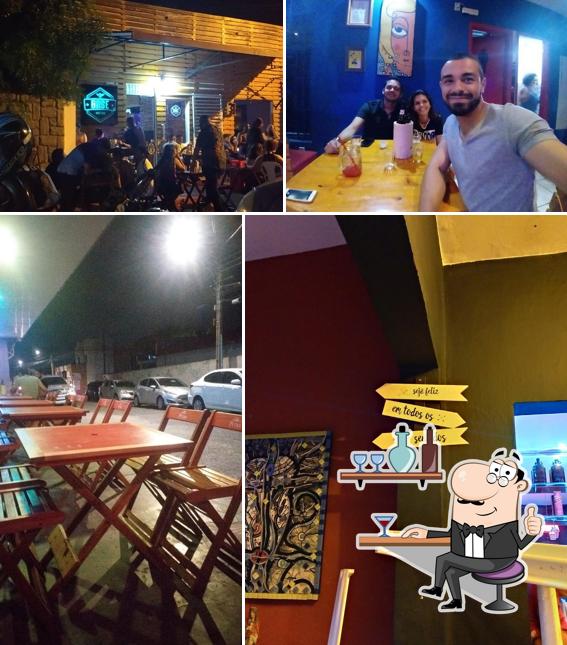 O interior do Base Mix Pub