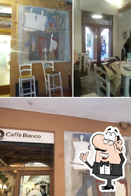 Siediti a un tavolo di Caffè dell'Osteria