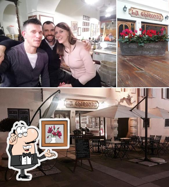Siediti a un tavolo di La Ghironda