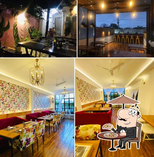 You can get some fresh air at the outside area of Pepperazzi