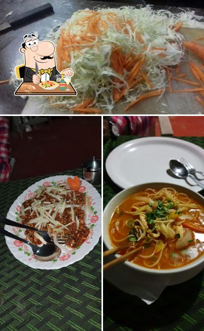 Food at Al-Osra Hotel & Bakery