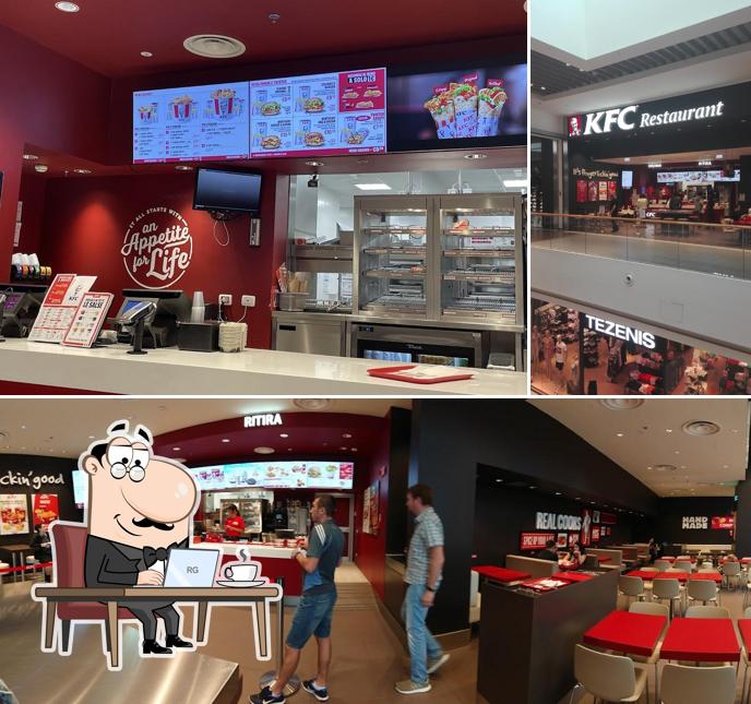 Siediti a un tavolo di KFC