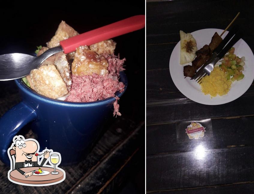 Comida em Faculdade Bar