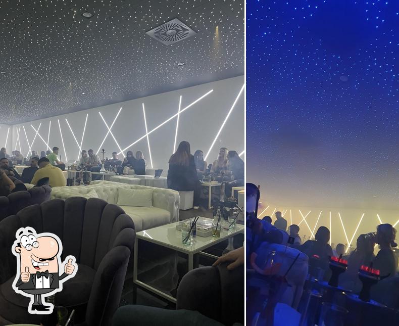 Vedi questa immagine di White Lounge
