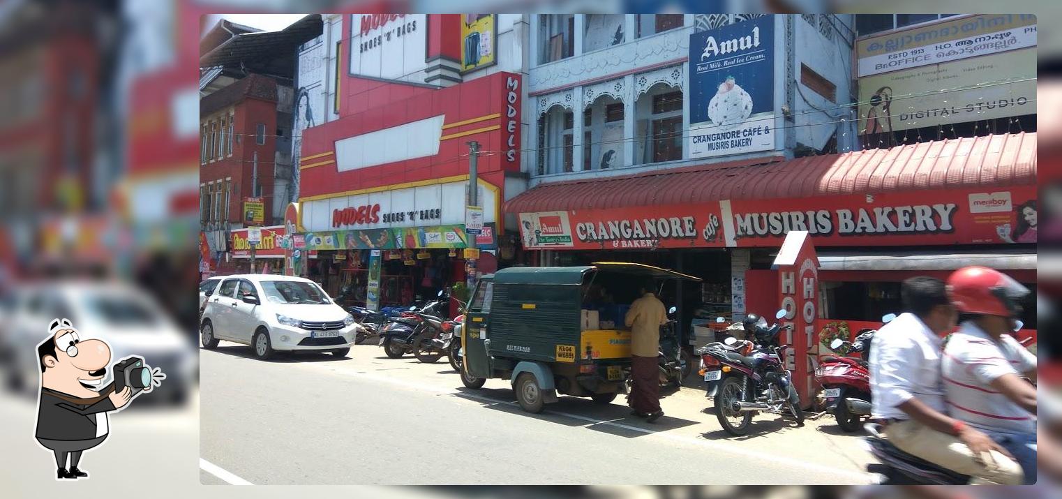 Cranganoor Cafe & Bakes