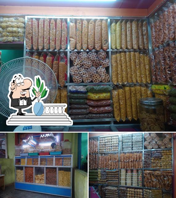 The exterior of Sri srinivasa hot chips