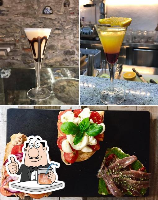 Questa è la immagine che mostra la bevanda e cibo di Bar Baraonda