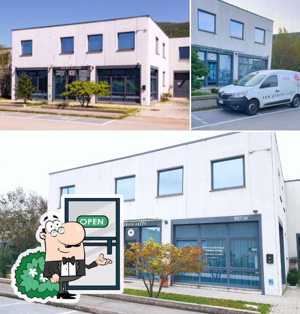 Gli esterni di Torrefazione Caffè San Giusto