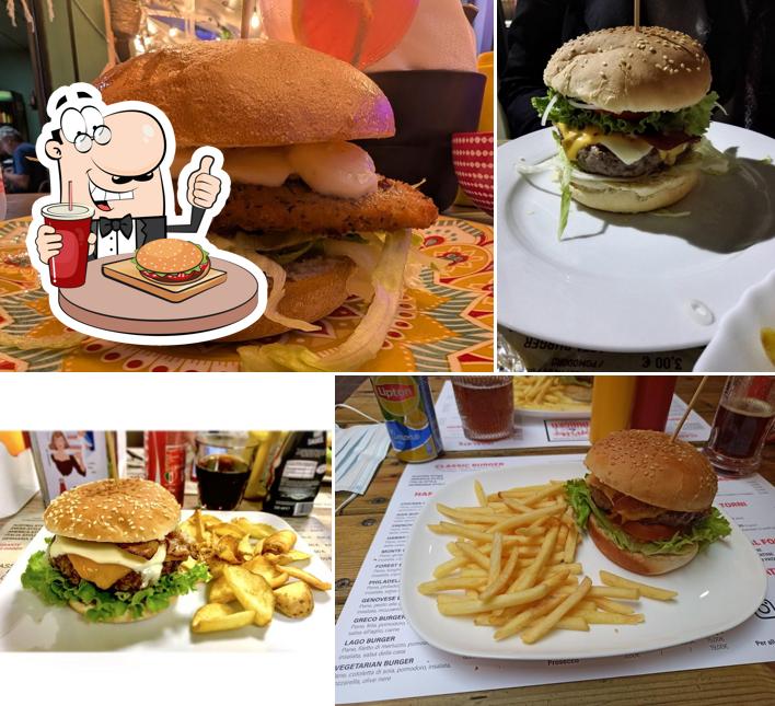 Ordina un hamburger a Spritz & Burger Desenzano d/Garda