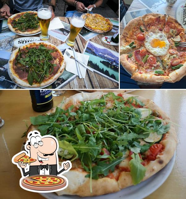 Ordina tra le svariate varianti di pizza