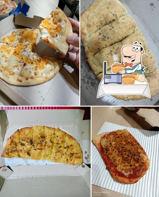 Garlic bread at Domino's Pizza Vishnu Nagar, Palghar