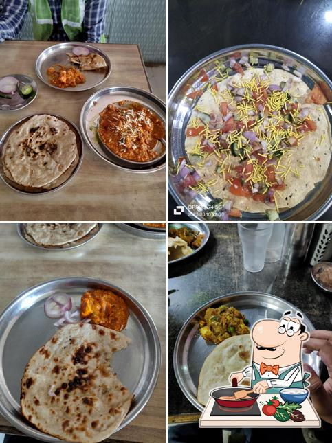 Chicken curry at Satluj Punjabi Hotel