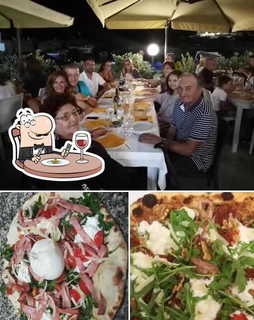 Cibo al Pizzeria La Rustica Di Corvaglia Giovanni