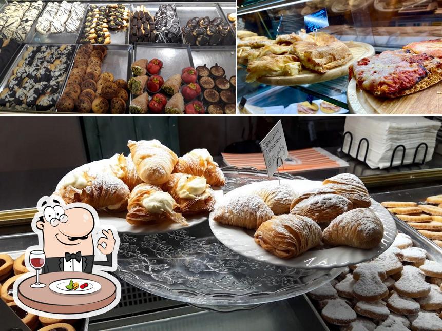 Cibo al Bar Pasticceria Gallo Nero
