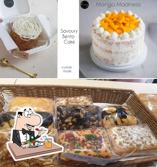 Meals at La Creme - Wedding Cakes Meals at La Creme - Wedding Cakes