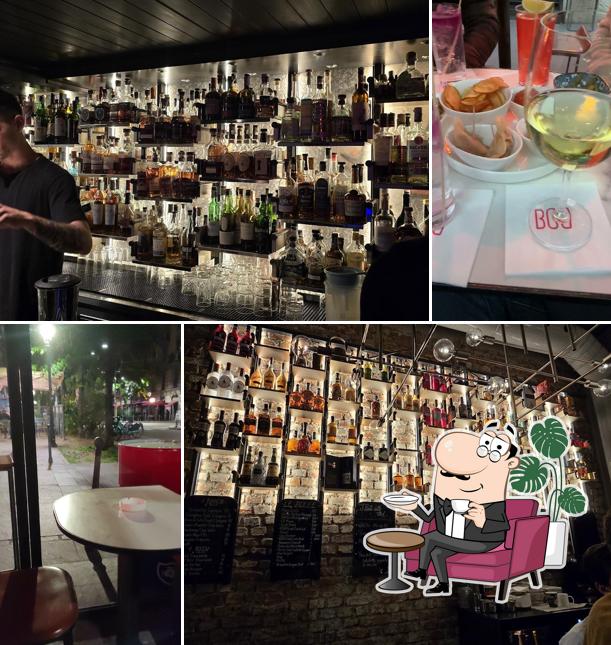 Siediti a un tavolo di Bob Milano