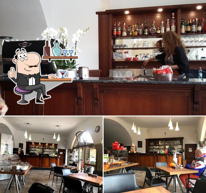 Siediti a un tavolo di Bar Centrale