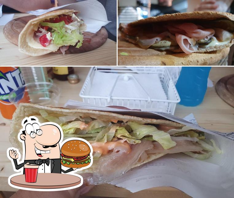 Prenditi un hamburger a Piadineria Artigianale