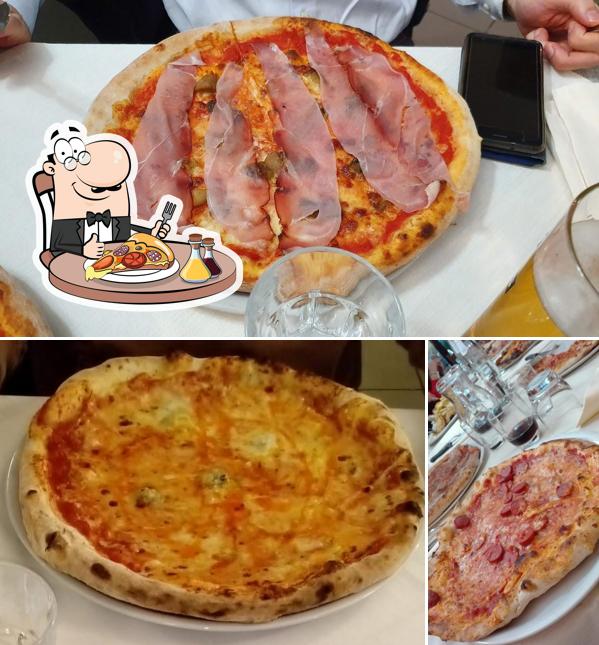 A Pizzeria Pippo, puoi assaggiare una bella pizza