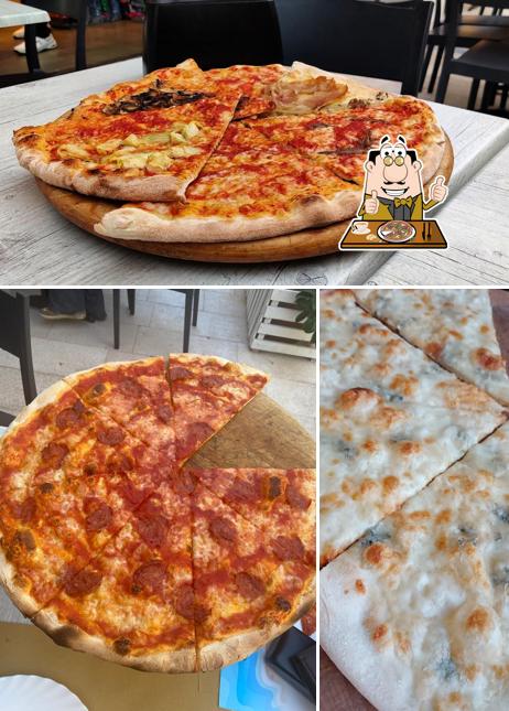 Prenditi una pizza a Pizzeria Del Mare
