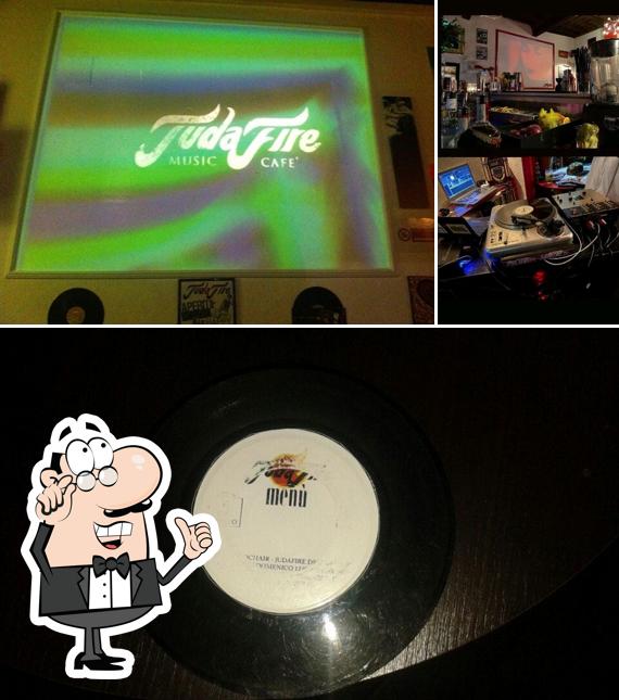 Gli interni di Judafire Music Café