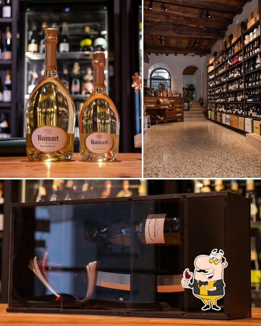 È gradevole bersi un bicchiere di vino a La bottiglieria del municipio
