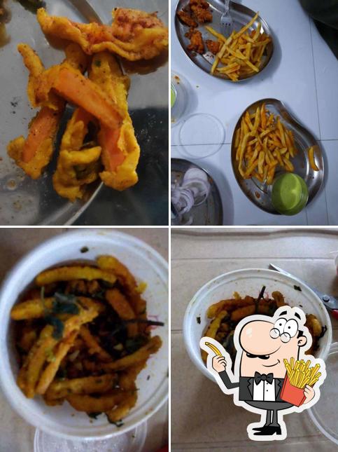 Order French-fried potatoes at Sri Sampoorna Hotel