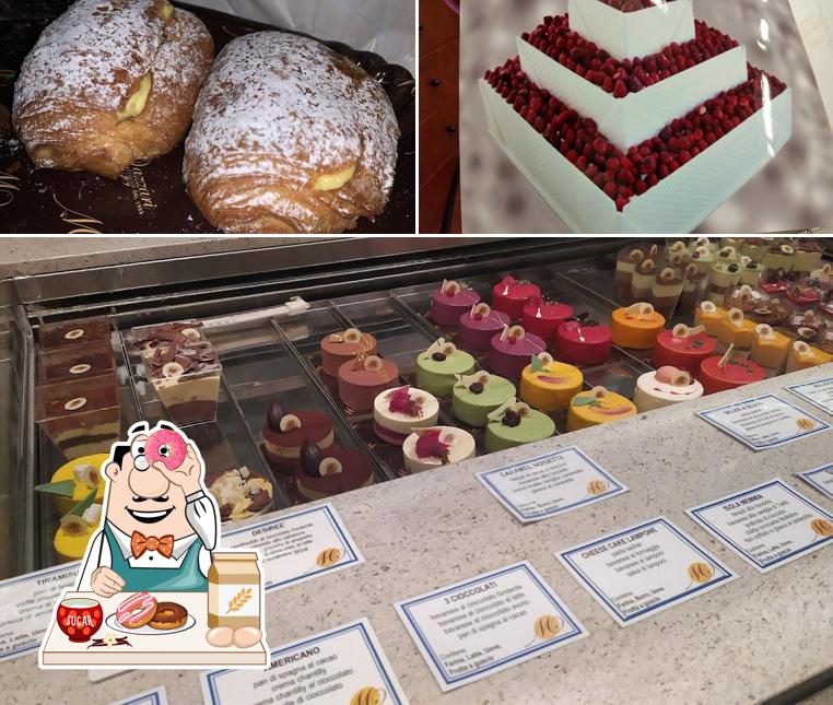 Mazzari Pasticceria serve un'ampia selezione di dolci