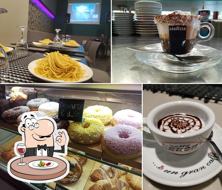 La foto di cibo e bevanda da Wiki Cafè