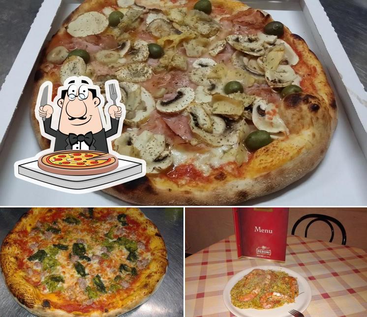 A Trattoria Lu Cardillu, puoi ordinare una bella pizza