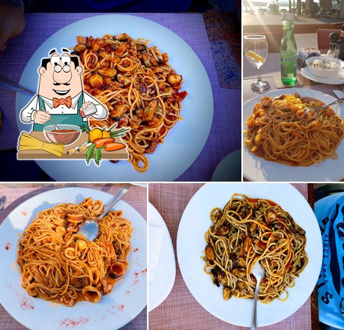 Spaghetti alla bolognese al Riva Bistro & Caffe Bar