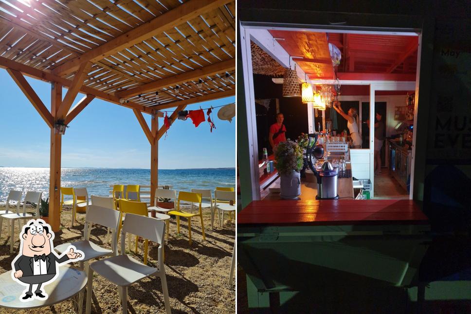 Siediti a un tavolo di Beach Bar Partenza