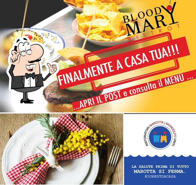 Siediti a un tavolo di Bloody Mary