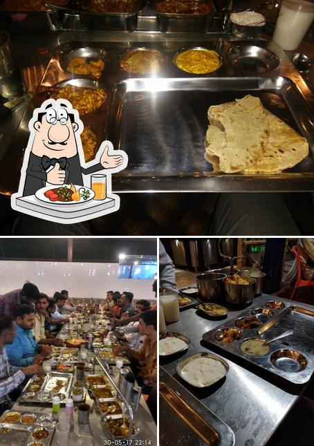 Food at Hotel Rajwadi Kathiyawadi