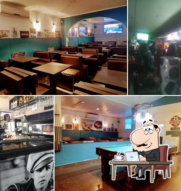 Veja imagens do interior do Bar Retro