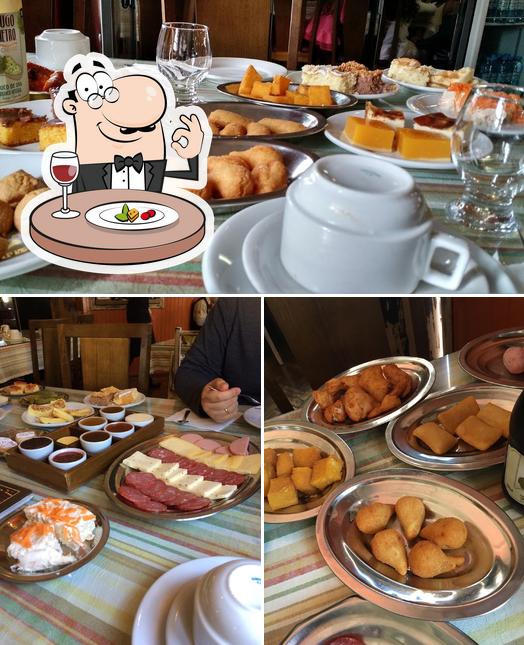 Platos en Torre Café Colonial