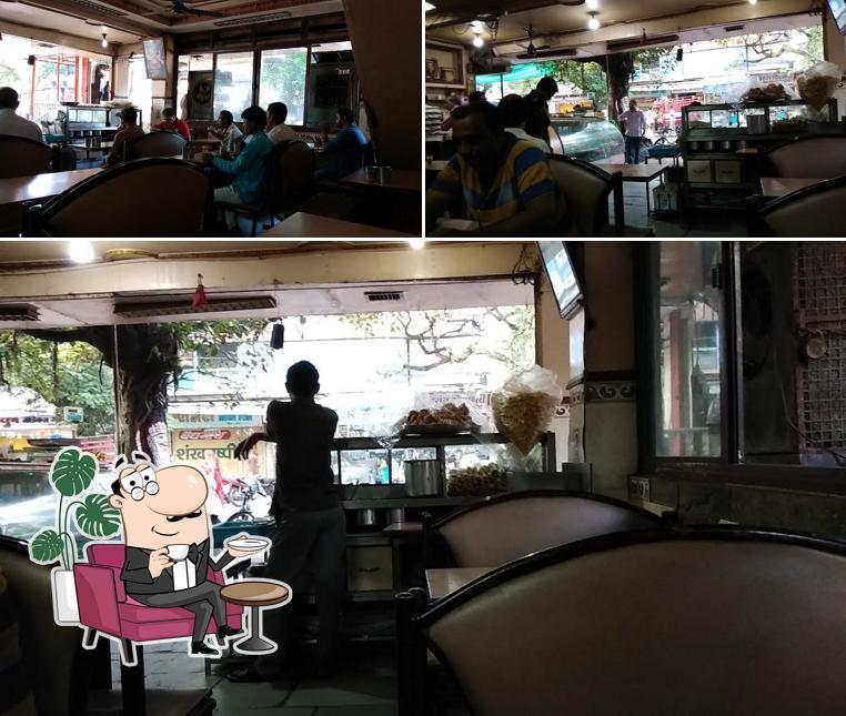 Check out how Om Cafe looks inside